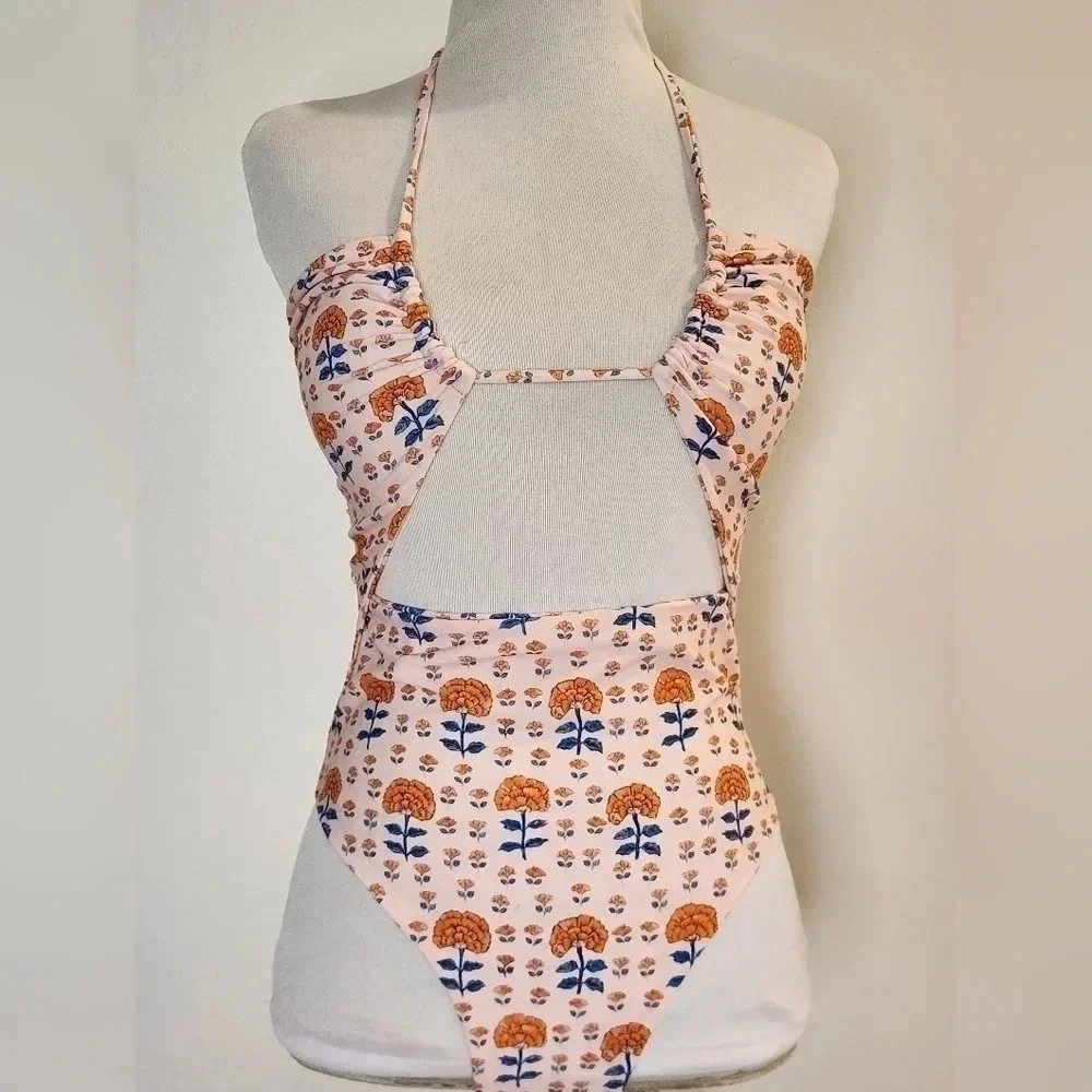 NWT || CITRINE || Carson bathing suit/sarong set.